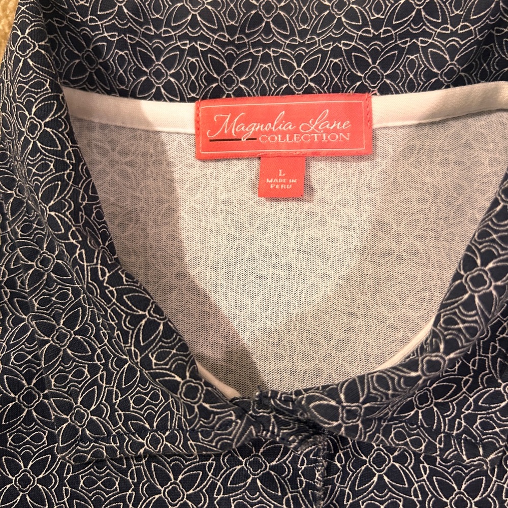 Masters golf polo, Magnolia brand. Worn once, navy and white